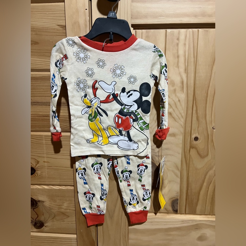 NWT Disney Junior Mickey Mouse Pluto Snug Pajamas Size 2t Long Sleeve & pants